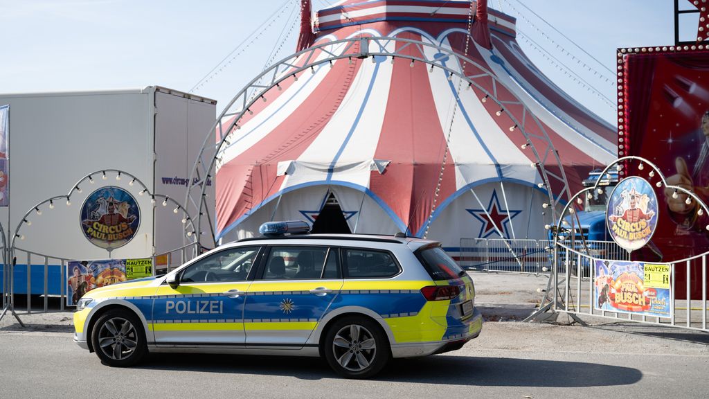 Acrobate maakt fatale val in Duits circus