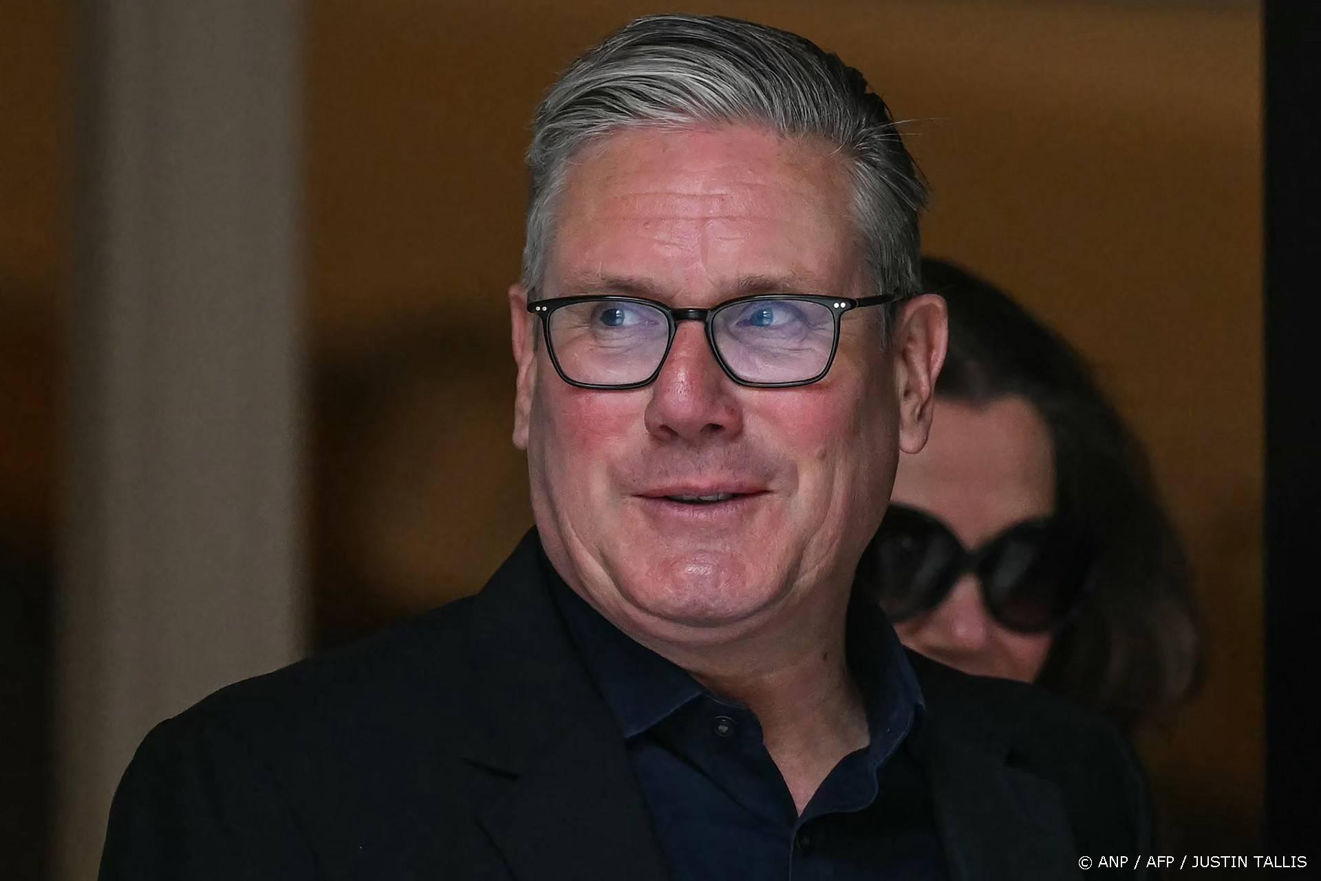 Starmer zegt ondanks druk dat hij doorgaat met land besturen