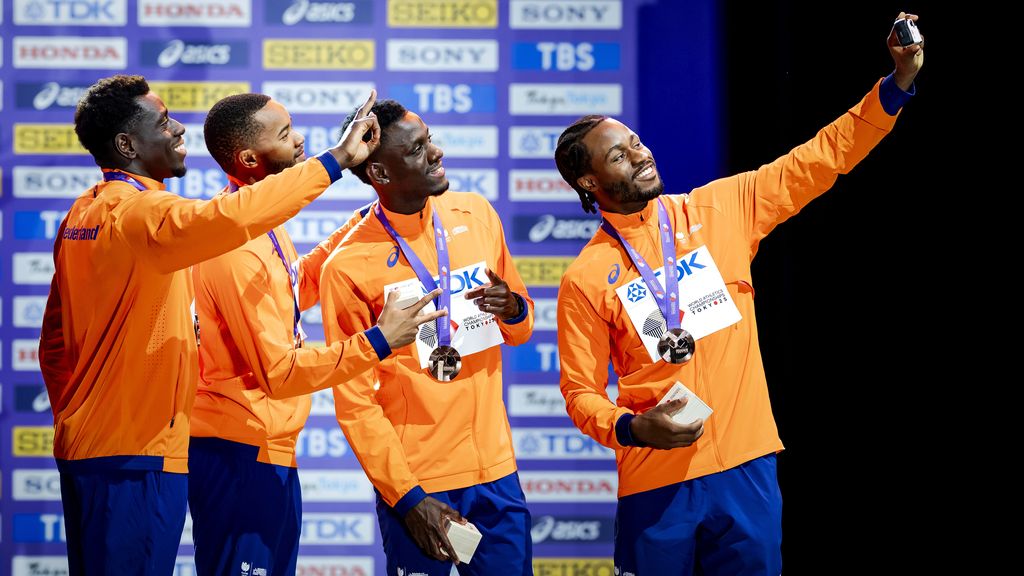 Trainen in de regen betaalt zich uit met estafettebrons op WK: 'Helemaal los'