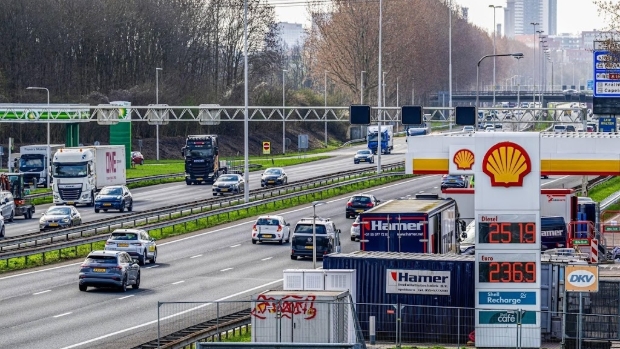 Kwart meer doorrijders na tanken door hogere prijzen aan de pomp