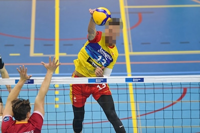 Topvolleyballer (35) verdacht van misbruik van minstens 150 jongens