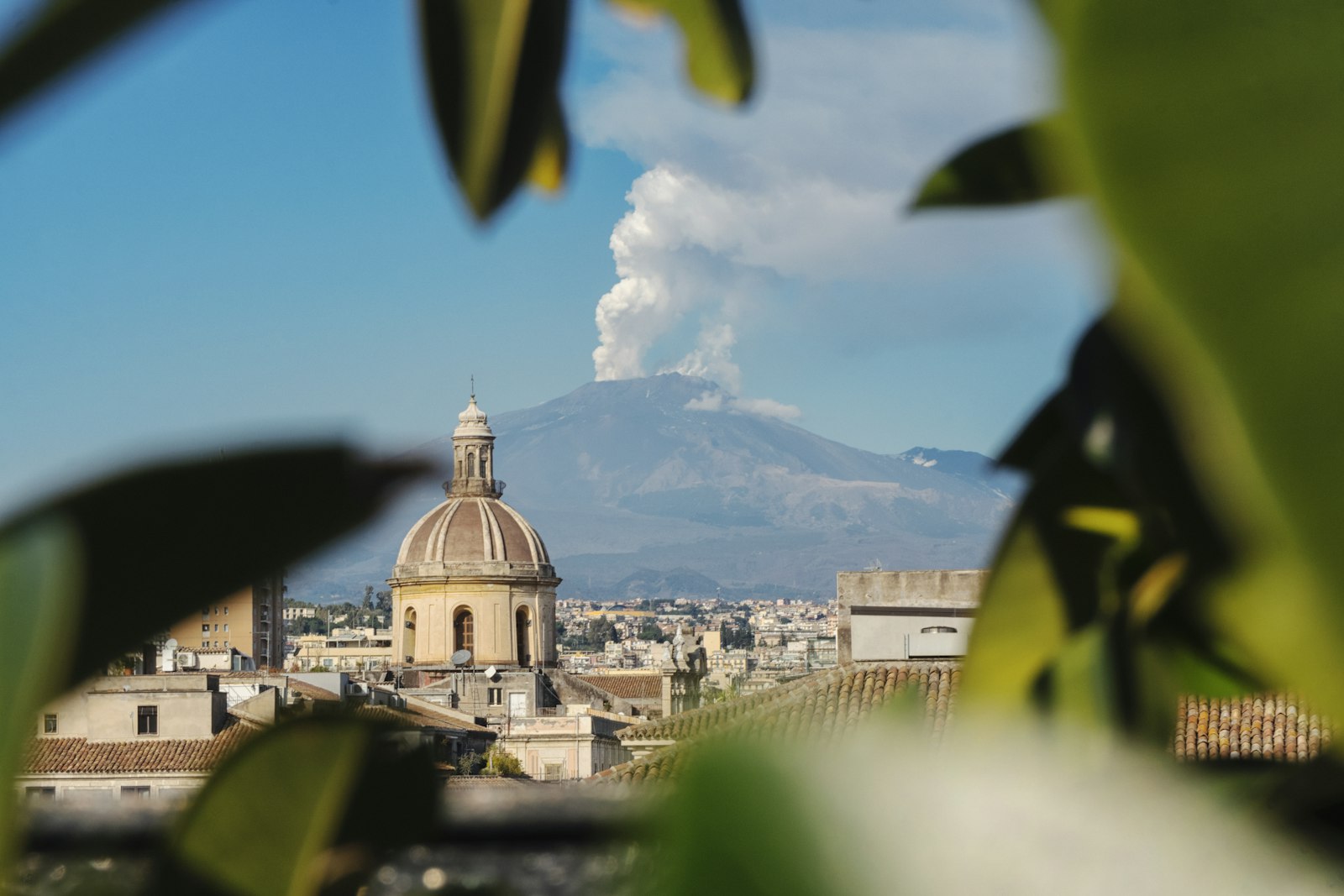 Aswolk Etna houdt luchthaven Catania dagenlang dicht