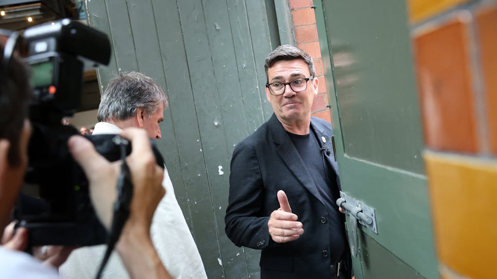 Burnham wil het VK gaan ‘Manchesteriseren’, zelfs ambtswoning wordt verplaatst uit Londen