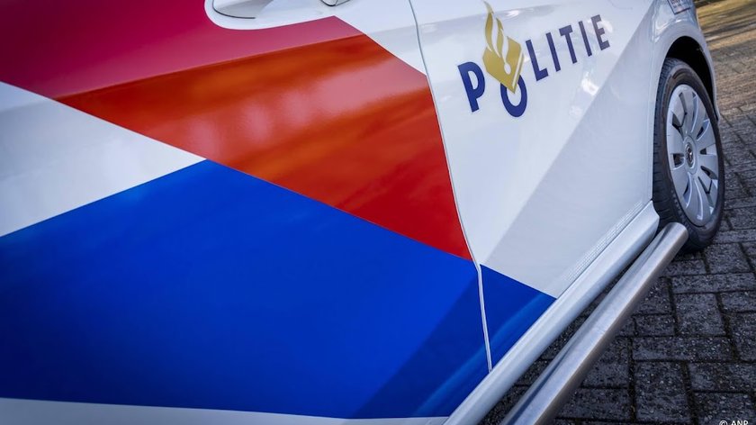Politie schiet in Someren als auto op agent inrijdt