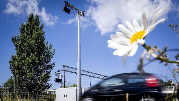 Duizenden boetes uitgedeeld via eerste focusflitsers