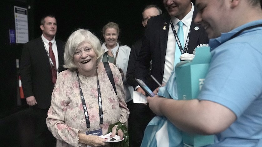Met haar scherpe tong verdedigde Ann Widdecombe (78) hard rechts beleid, toch liepen veel Britten met haar weg