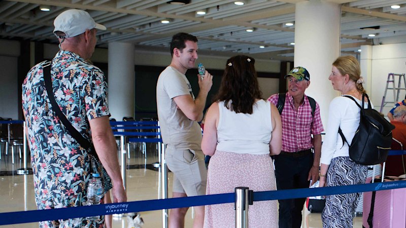 First flight out of Dubai takes off amid Middle East ‘consular crisis’