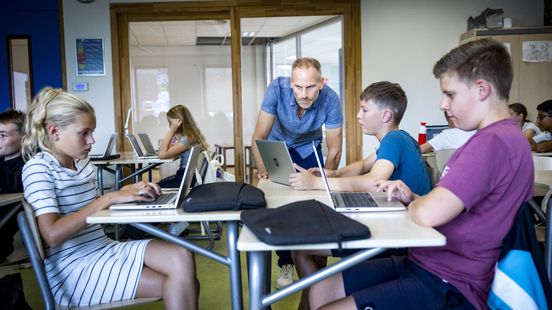 Leraren betrappen leerlingen steeds vaker op AI-gebruik: ‘Het is knetterzorgelijk!’