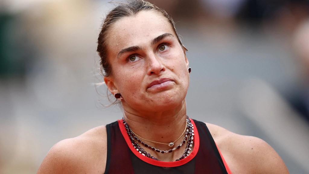 Titelfavoriete Sabalenka verrassend uitgeschakeld in Parijs na ineenstorting