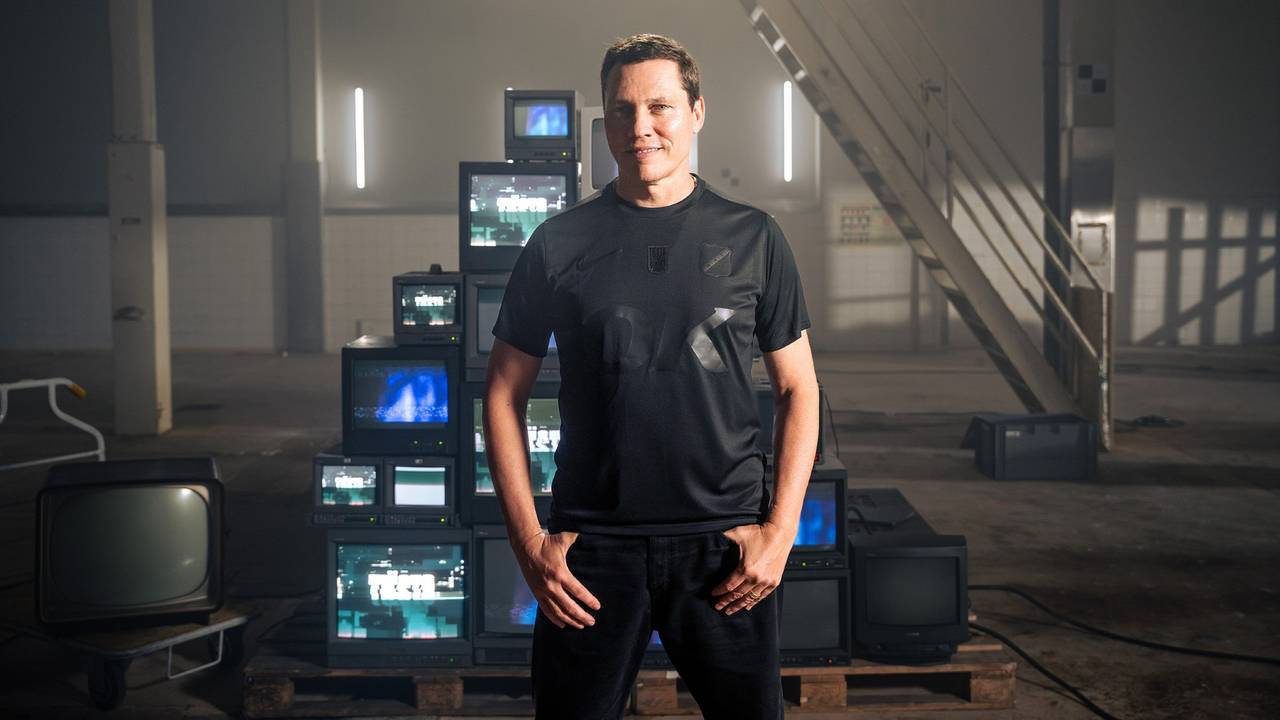 Tiësto siert nieuwe uitshirt NAC: 'Hier in Breda ben ik gewoon mezelf'