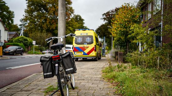 Fietser gewond na aanrijding op rotonde