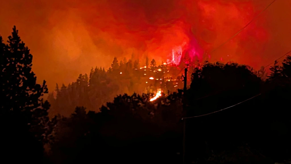 Noodtoestand in westelijke provincie Canada vanwege natuurbrand