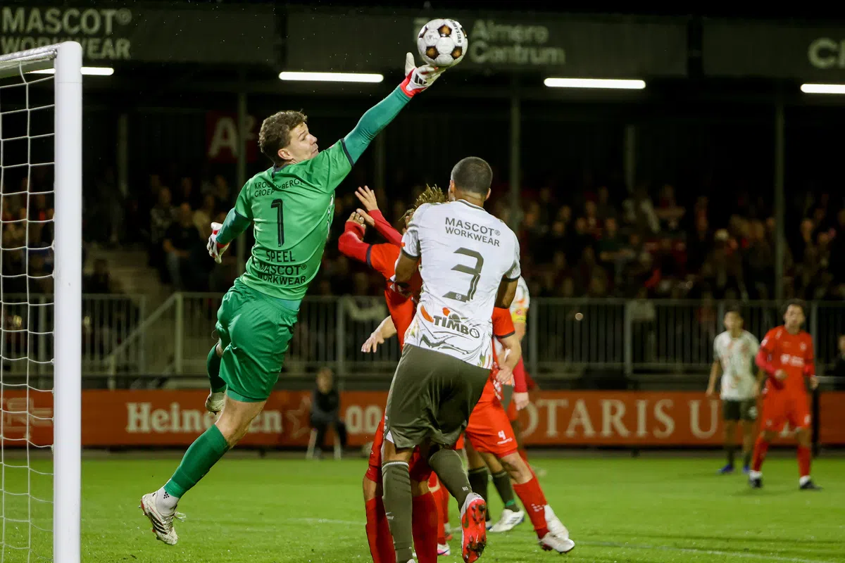 Almere stelt Heracles-feestje nog even uit, fraaie assist bij Eindhoven