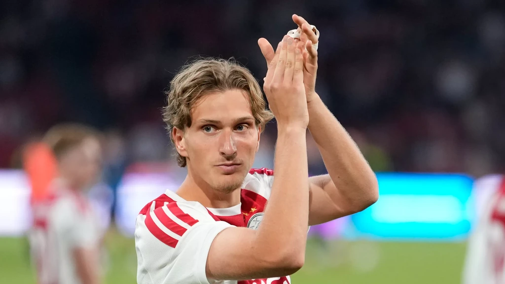 Godts maakt transfer naar Paris Saint-Germain, Ajax ontvangt 55 miljoen euro