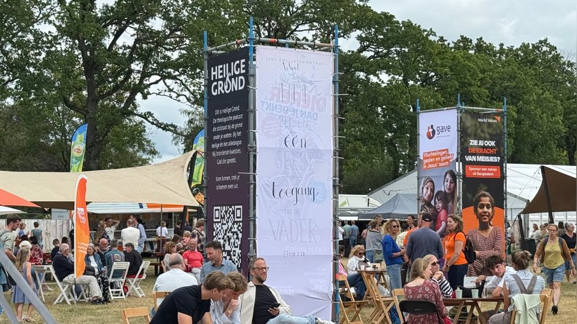 Rinke Verkerk bekladde poster Christenen voor Israël. ‘Het is het meest hoopvolle dieptepunt in jaren’