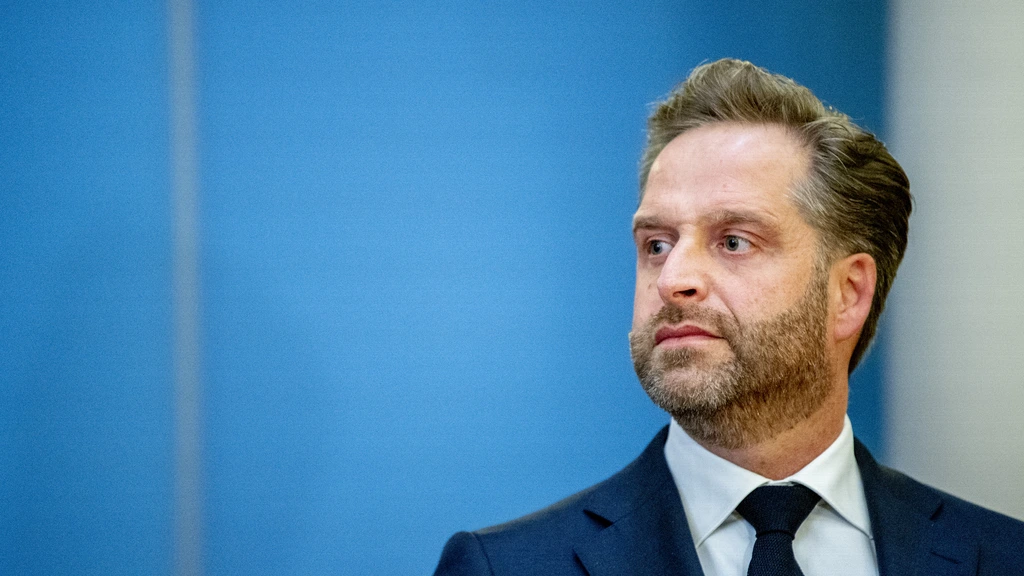 Gezondheidsraad hekelde vaccinatiestrategie De Jonge, overheid zocht 'geitenpaadje'