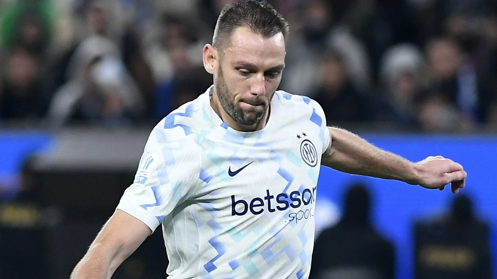 Nog meer blessurezorgen Oranje: De Vrij in laatste duel voor Inter naar de kant