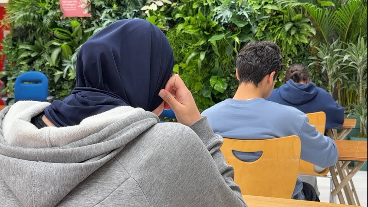 In deze gymzaal vol planten doen leerlingen eindexamen: 'Geeft meer rust'