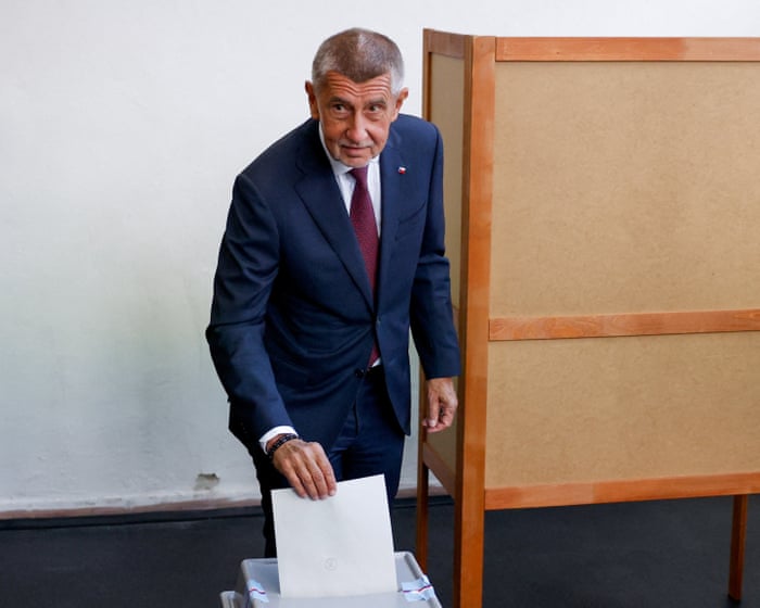 Czechs begin voting in election that could return populist to power