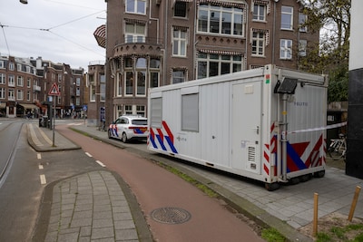 Overleden vrouw (40) Amsterdam-Zuid door misdrijf om het leven gekomen, partner aangehouden