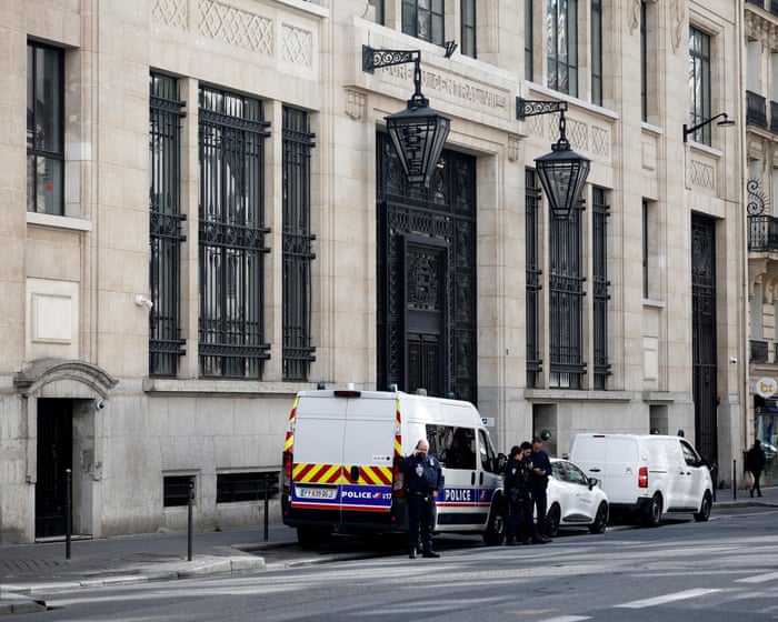Police in Paris foil attempted bomb attack outside Bank of America building
