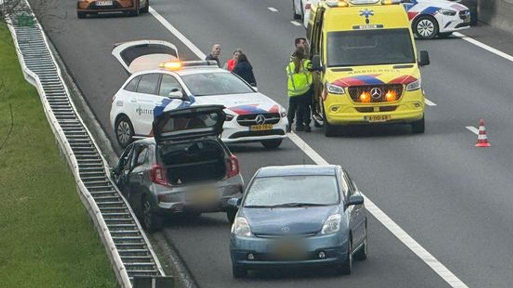 Spookrijder veroorzaakt ongeluk met vier andere auto's bij Venlo
