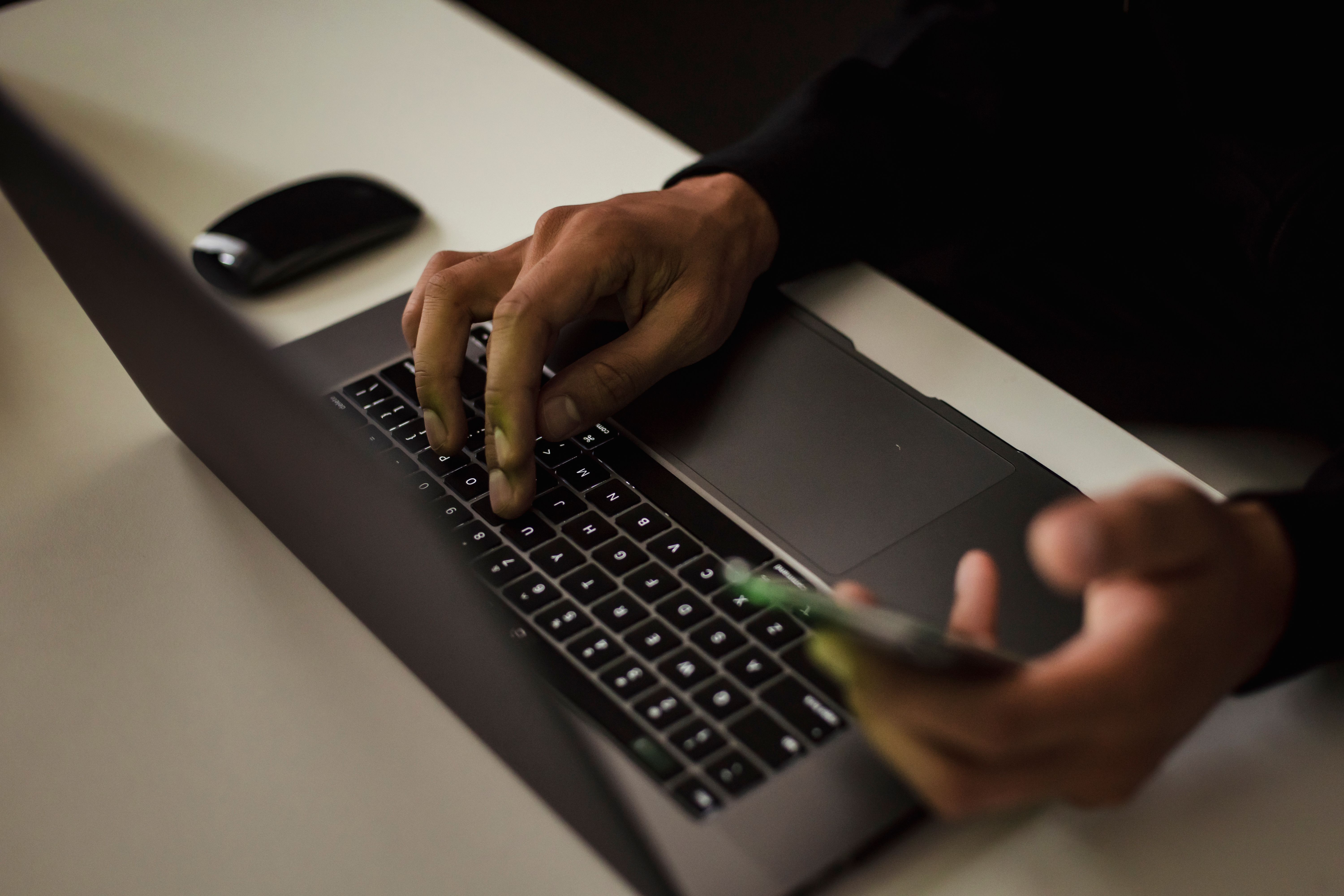 1 op de 7 jongvolwassenen slachtoffer van online fraude: opvallend vaker dan 65-plussers