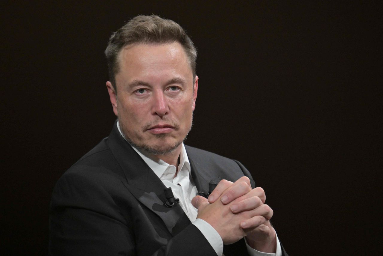 Musk wil naar de maan en naar Mars, maar eerst gaat zijn SpaceX naar de beurs