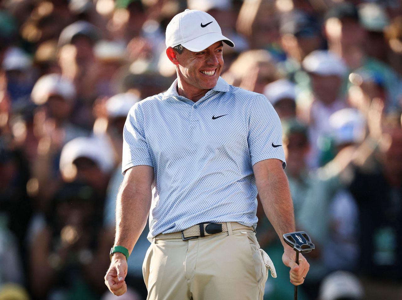 Het lukte Masters-winnaar Rory McIlroy pas op de laatste negen holes om eindelijk aanvallend spel te laten zien