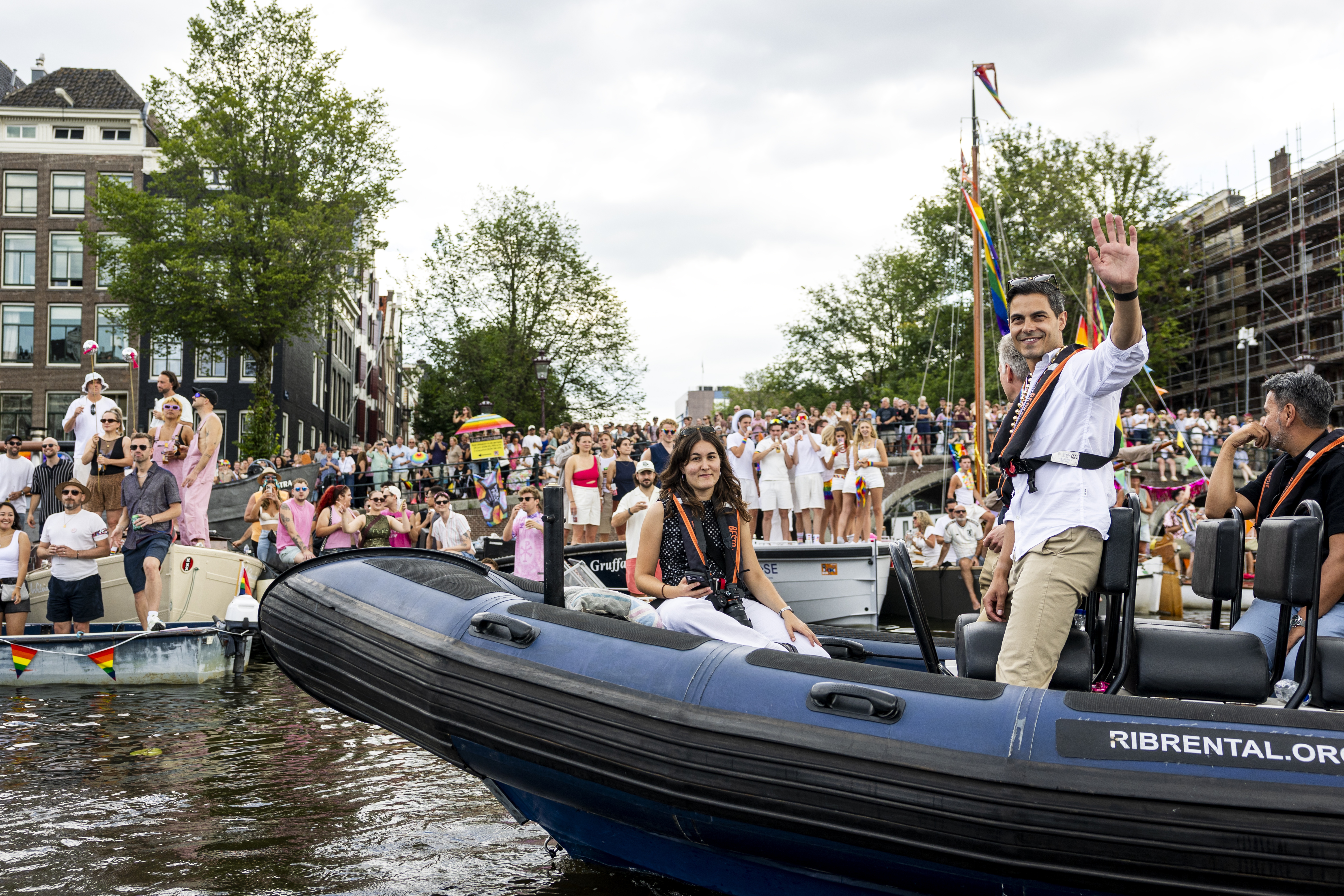 Raymond Mens zag Pride en vindt: ‘Rob Jetten laat zich alleen op makkelijke momenten zien’