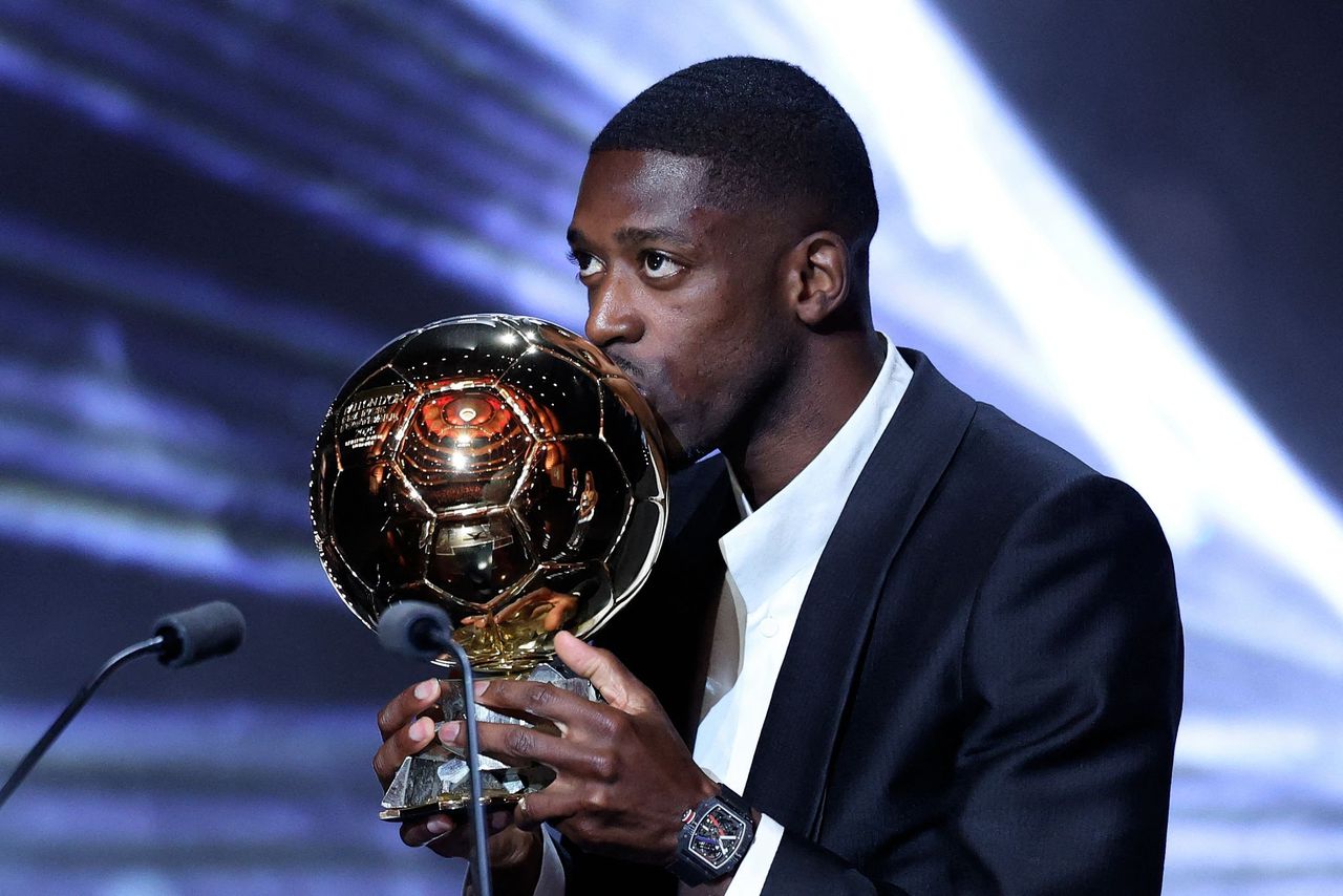 ‘<b>Enfant terrible</b>‘ Dembélé werd de afgelopen jaren steeds volwassener — en is nu de beste voetballer ter wereld