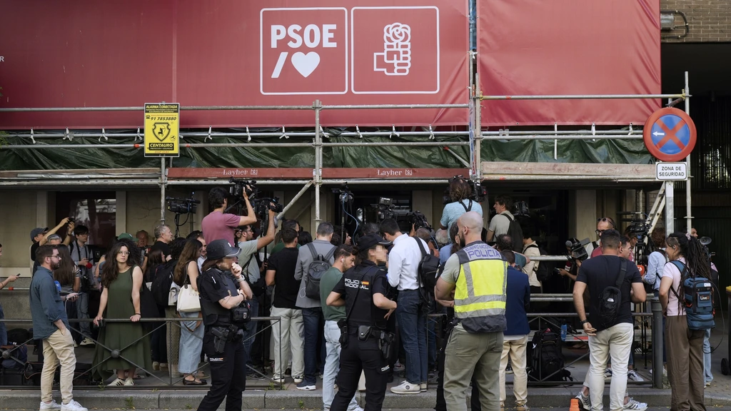 Spaanse politie doorzoekt hoofdkantoor van regeringspartij PSOE in corruptiezaak