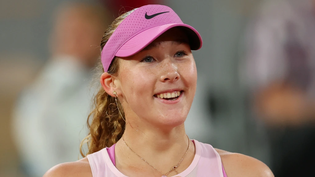 Andrejeva walst over Cirstea heen en is eerste halvefinaliste Roland Garros