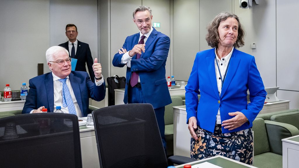8/10 in Nieuwsuur: Senator Van de Sanden over zijn vertrek bij de VVD • Crisis in Frankrijk • Het stroomnet zit vol • Jongeren die op straat leven