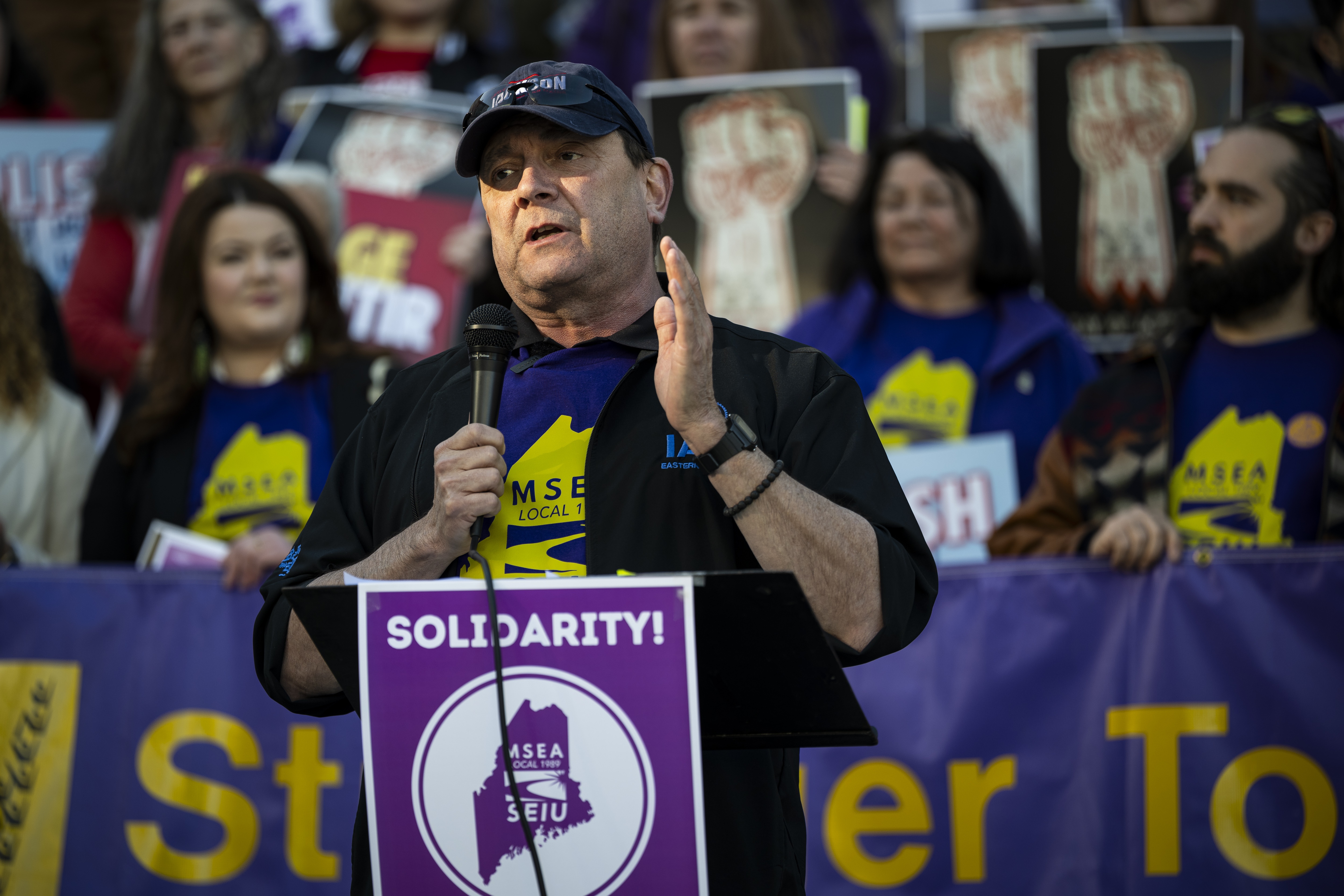 Democrats in Maine gather to replace Graham Platner in the race against Susan Collins
