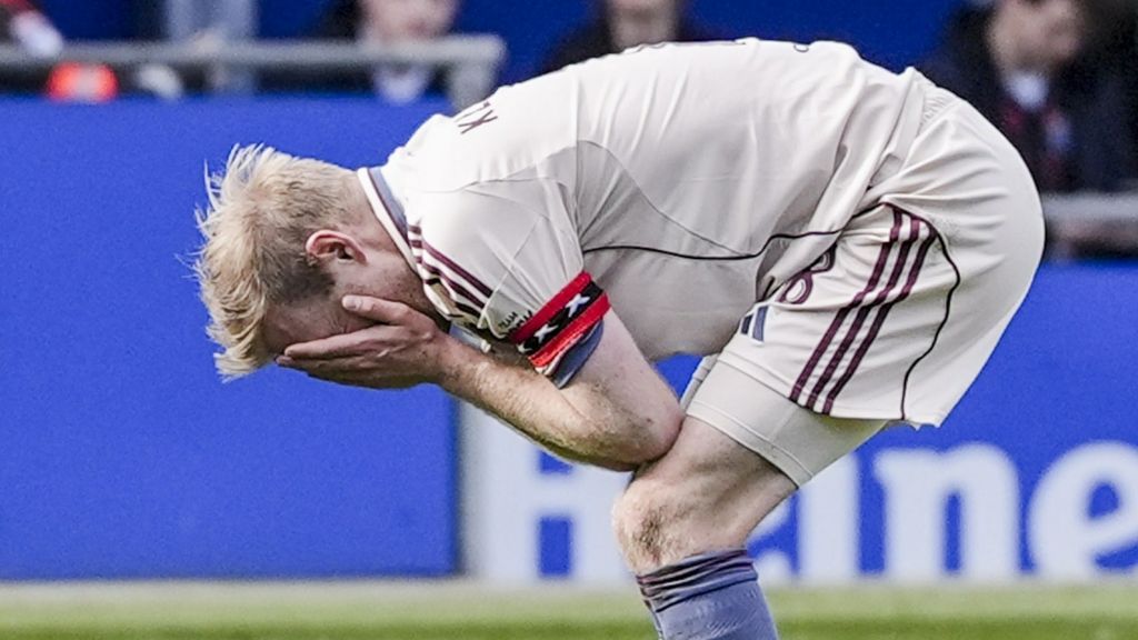 Ploeterend Ajax komt bij PEC Zwolle niet verder dan een 0-0 gelijkspel