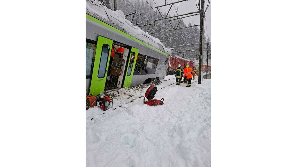 Trein door lawine ontspoord in Zwitserland: vijf gewonden