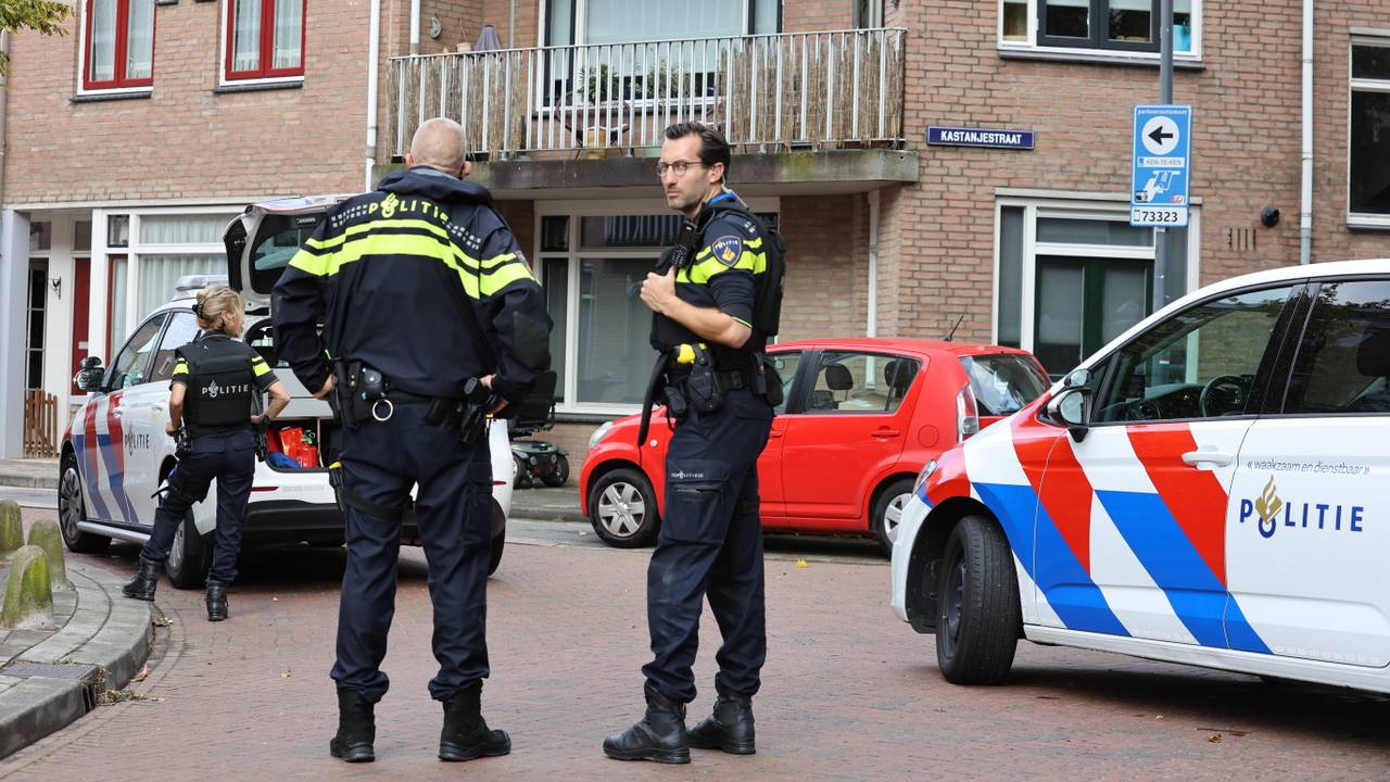 Politie valt huis binnen na mogelijke schoten, verdachte spoorloos