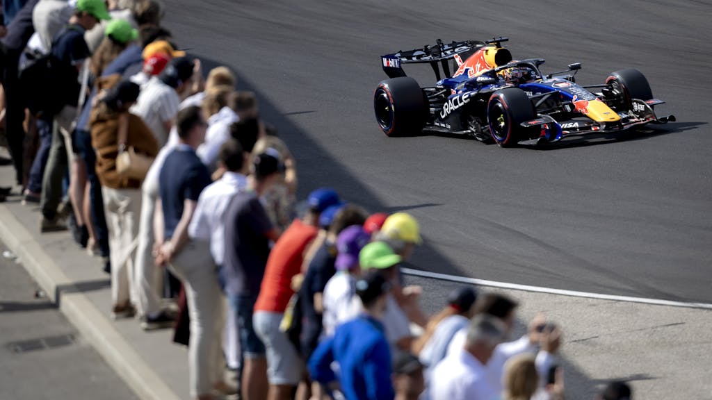 Max Verstappen verlengt contract bij Formule 1-team van Red Bull