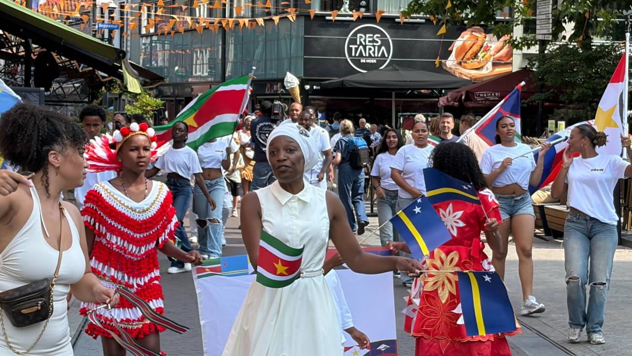 Keti Koti feest in Eindhoven: ‘Wij mogen gezien worden, want wij zijn vrij’