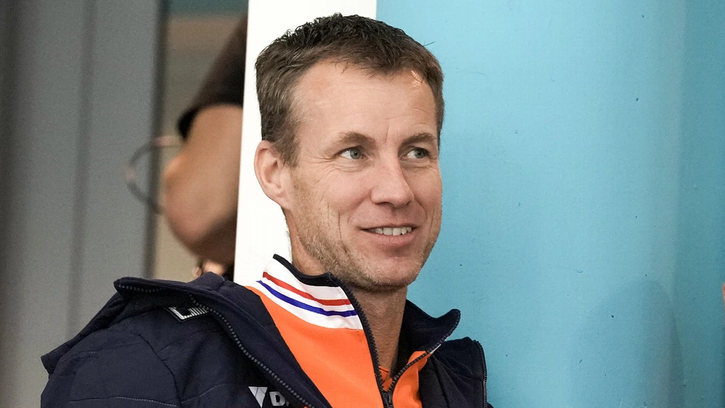 De Wit vertrekt als technisch directeur schaatsbond en keert terug in basketbal
