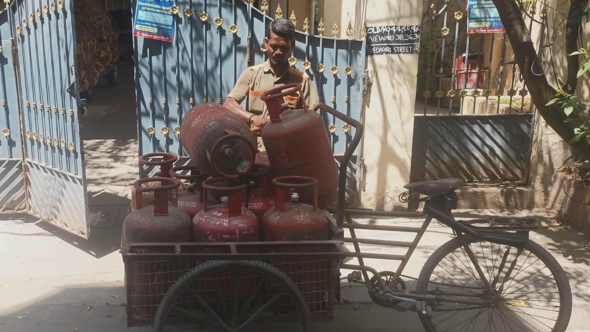 Messages from OMCs stating IT status cause confusion among LPG consumers