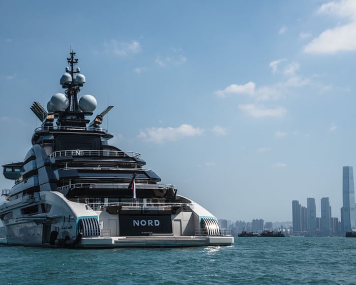 Russian oligarch’s superyacht allowed through strait of Hormuz, source says