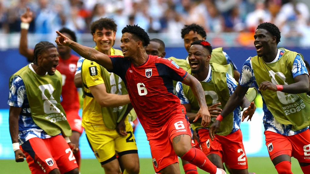 Kaapverdië straft fouten Uruguay af en pakt weer een punt op WK