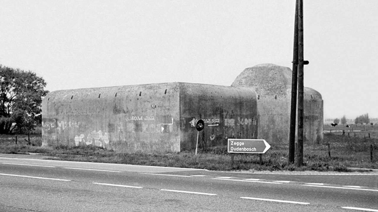 Zegge verloor zijn bunker, betonnen kolos week 50 jaar geleden voor snelweg