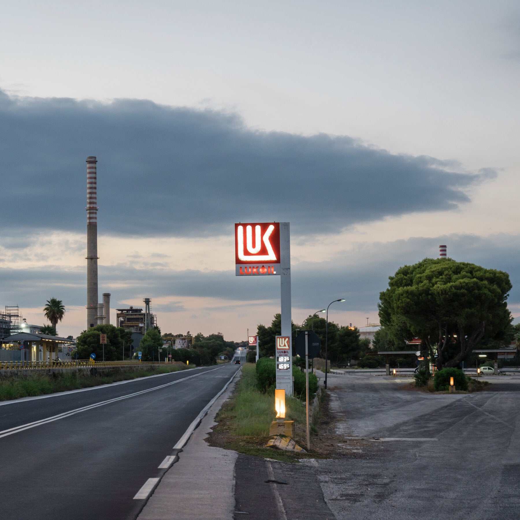 U.S.-Russia Talks on Ukraine Now Involve an Oil Deal Tied to Trump Allies
