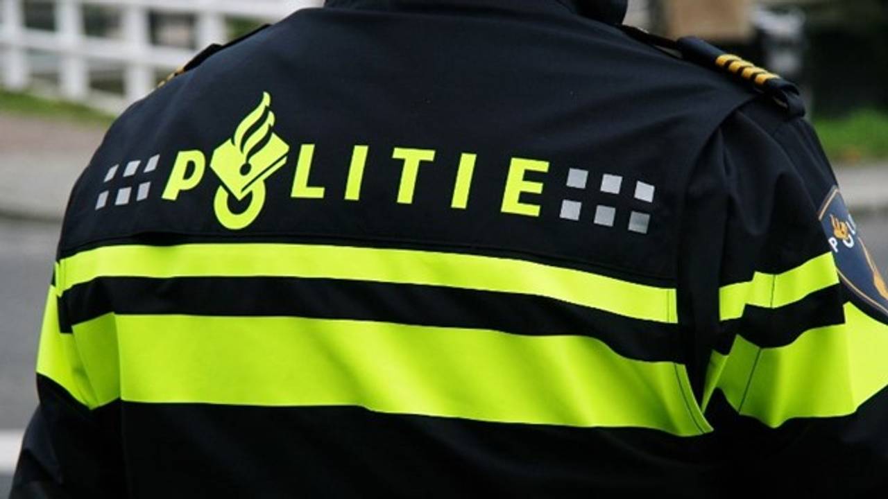 Meisje door leeftijdsgenote getrapt en aan haren getrokken