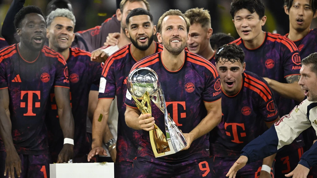 Bayern München wint twaalfde Duitse Supercup, Veerman debuteert bij Dortmund