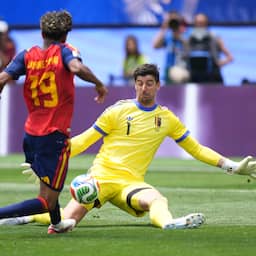 Courtois beslist na gesprek met Van Bommel of hij Belgisch international blijft