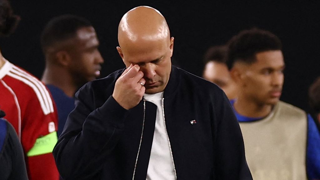 PSG klopt Slots Liverpool thuis met speels gemak in kwartfinale Champions League